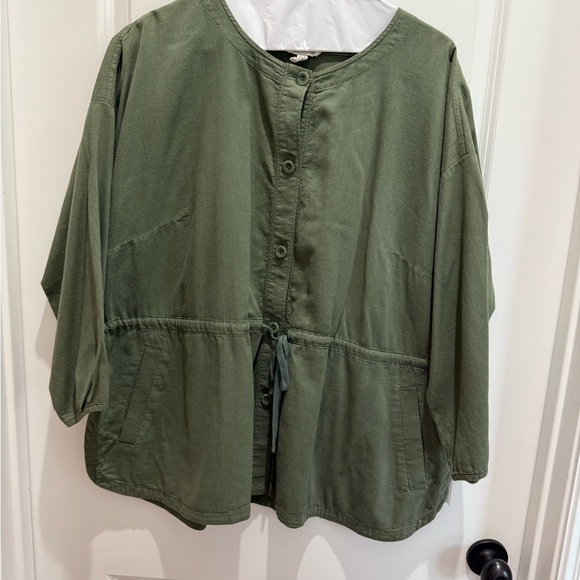 Green Button-Up Jacket - Picture 1 of 2